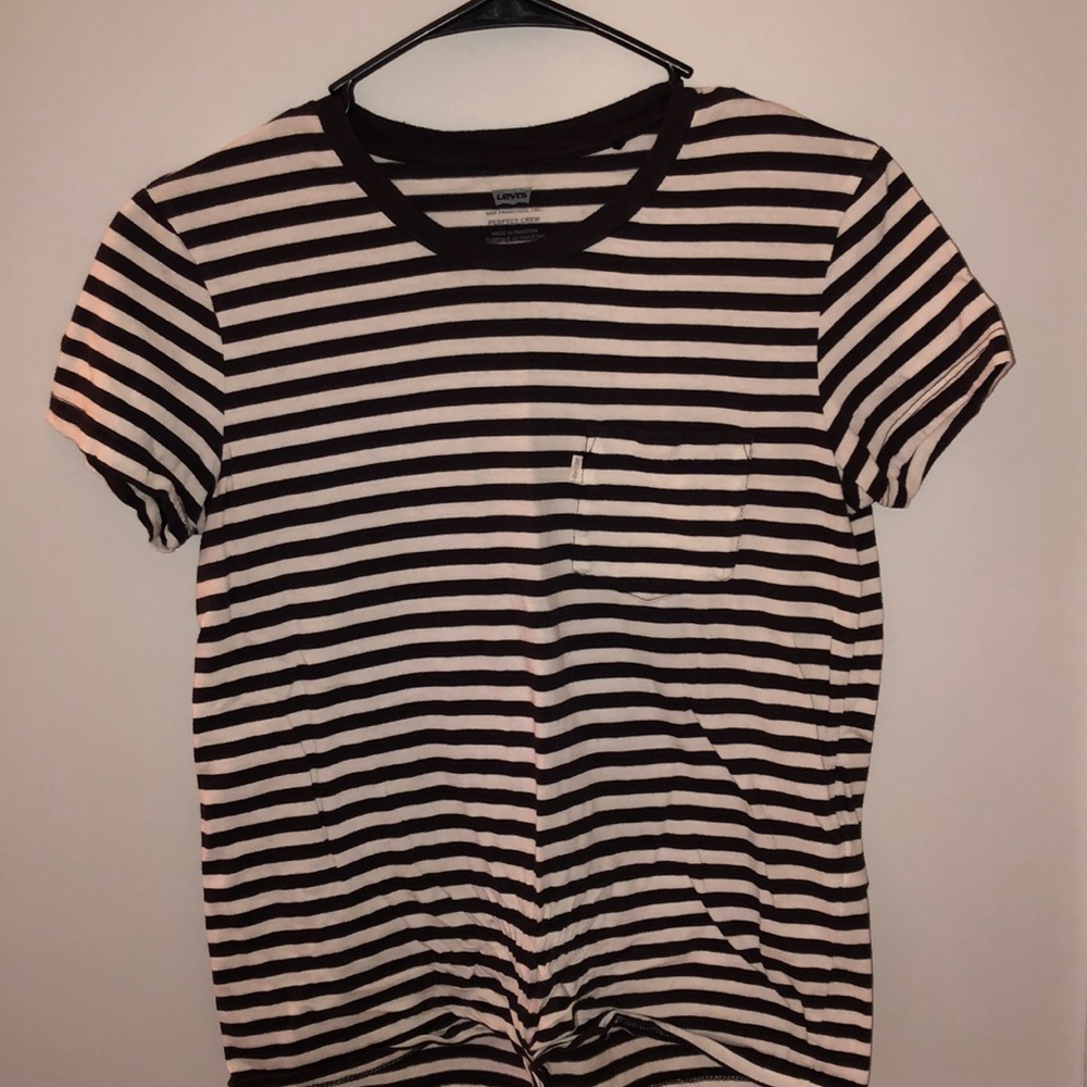 Levi’s t-shirt